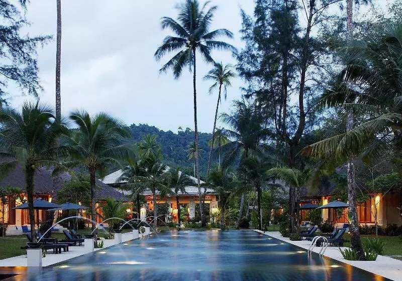 ホテル Bangsak Village