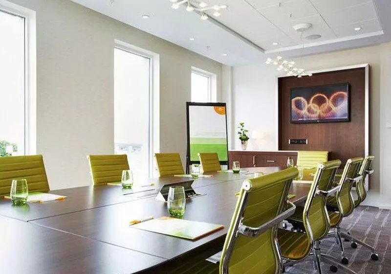 Hotelli Courtyard By Marriott Aberdeen Airport