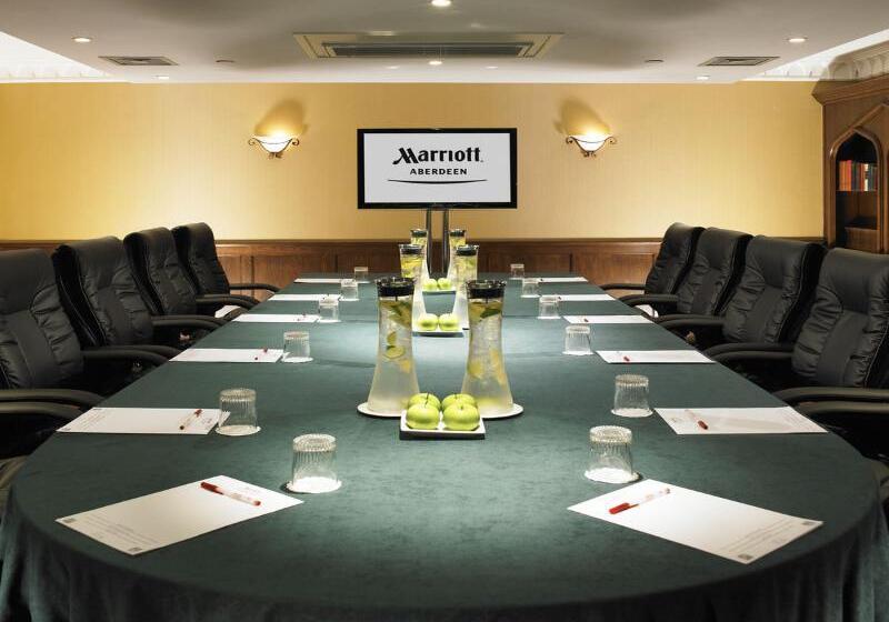 فندق Courtyard By Marriott Aberdeen Airport
