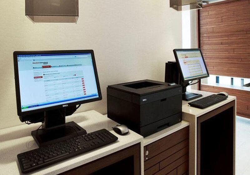 فندق Courtyard By Marriott Aberdeen Airport