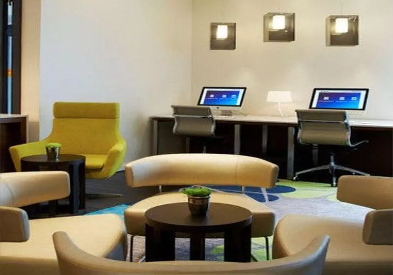 Hotelli Courtyard By Marriott Aberdeen Airport