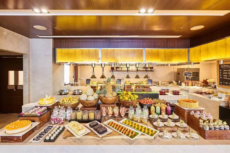 فندق Courtyard By Marriott Kochi Airport