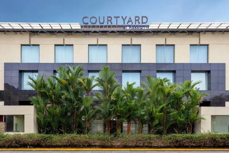 فندق Courtyard By Marriott Kochi Airport