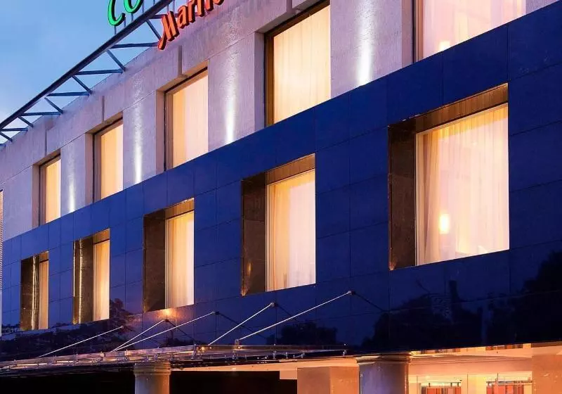 فندق Courtyard By Marriott Kochi Airport