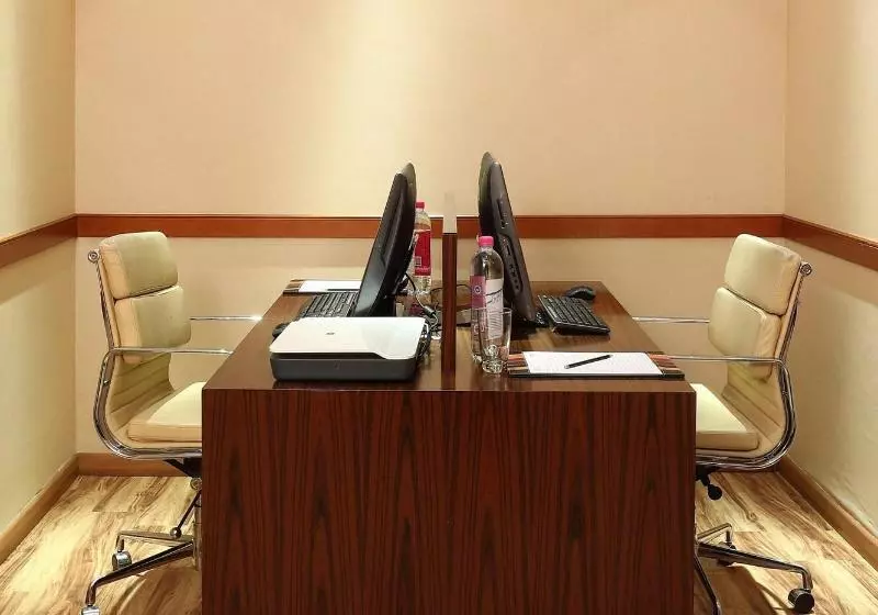 فندق Courtyard By Marriott Kochi Airport