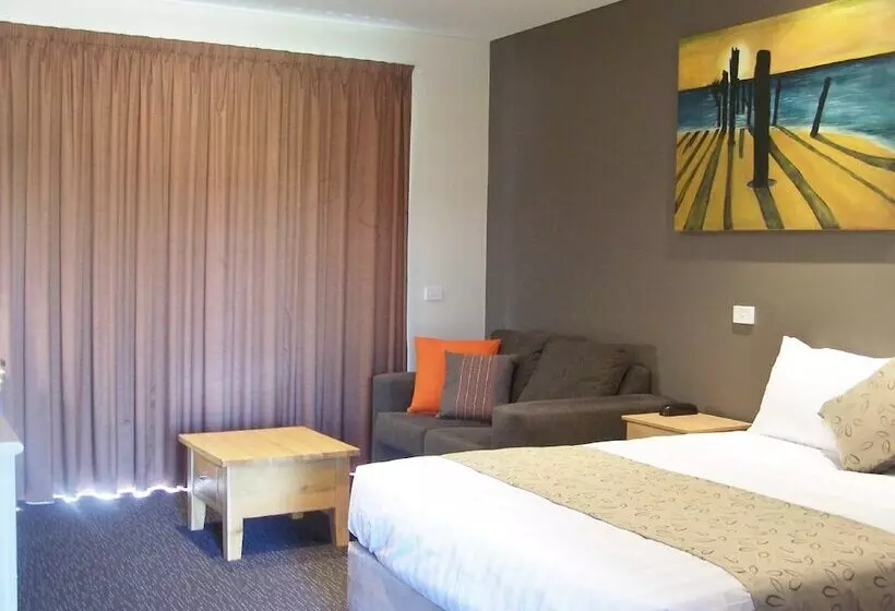 Отель Foreshore