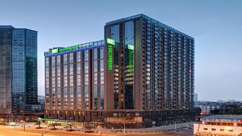Отель Holiday Inn Express Chengdu West Gate By Ihg