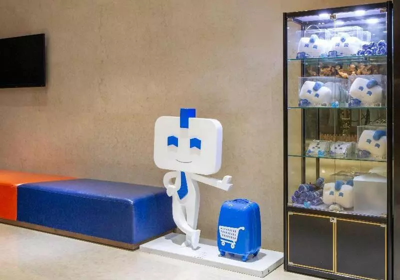 Отель Holiday Inn Express Chengdu West Gate By Ihg