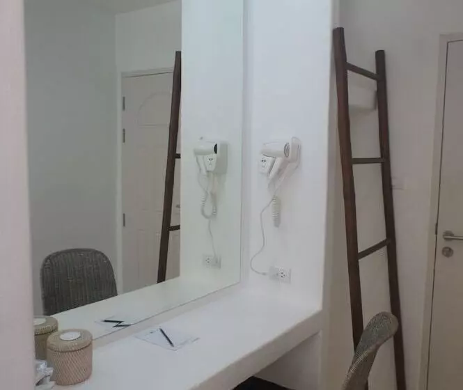 Otel Ocean Breeze Resort Khaolak