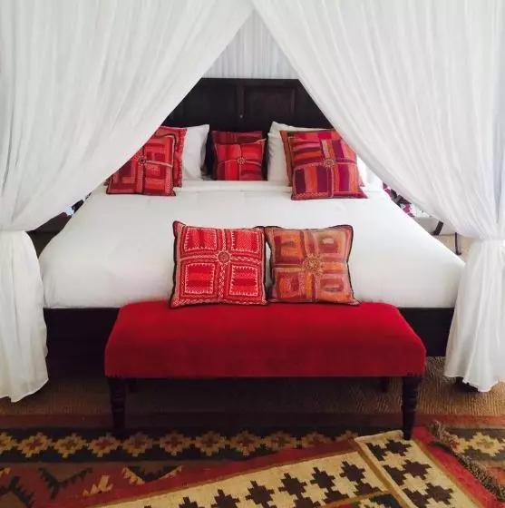 Отель Samsara Resort & Camp