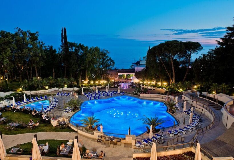 בית מלון כפרי Swissôtel Resort Sochi Kamelia