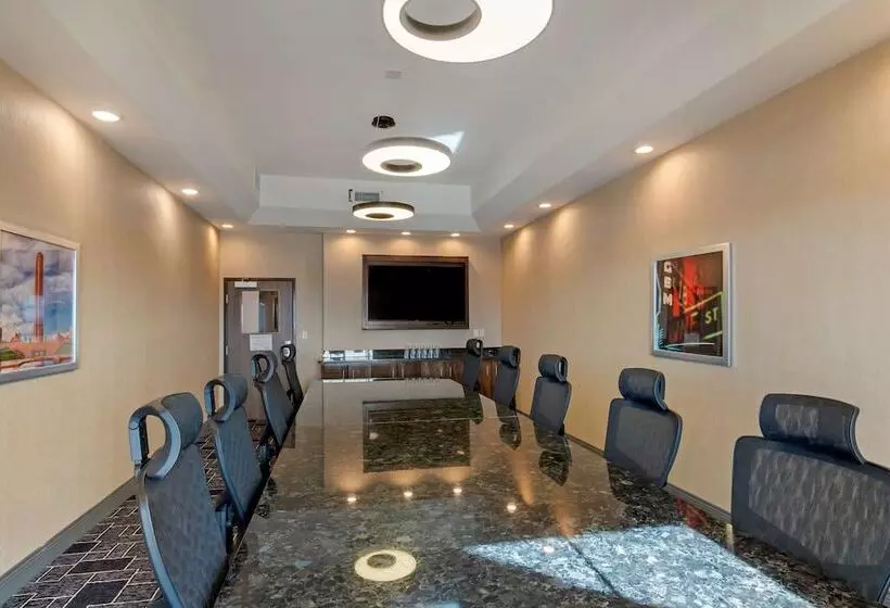 Hotelli Best Western Premier Liberty Inn & Suites