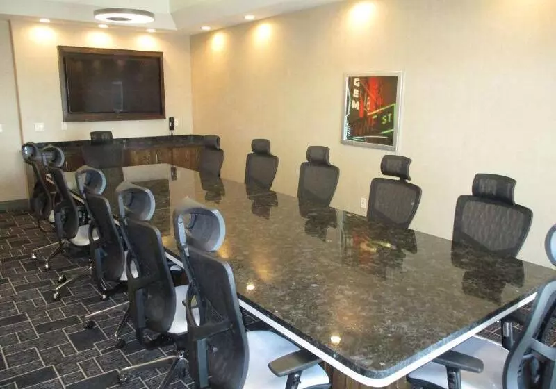 Hotelli Best Western Premier Liberty Inn & Suites