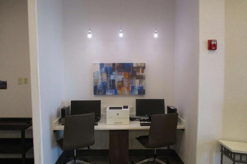 فندق Best Western Premier Liberty Inn & Suites