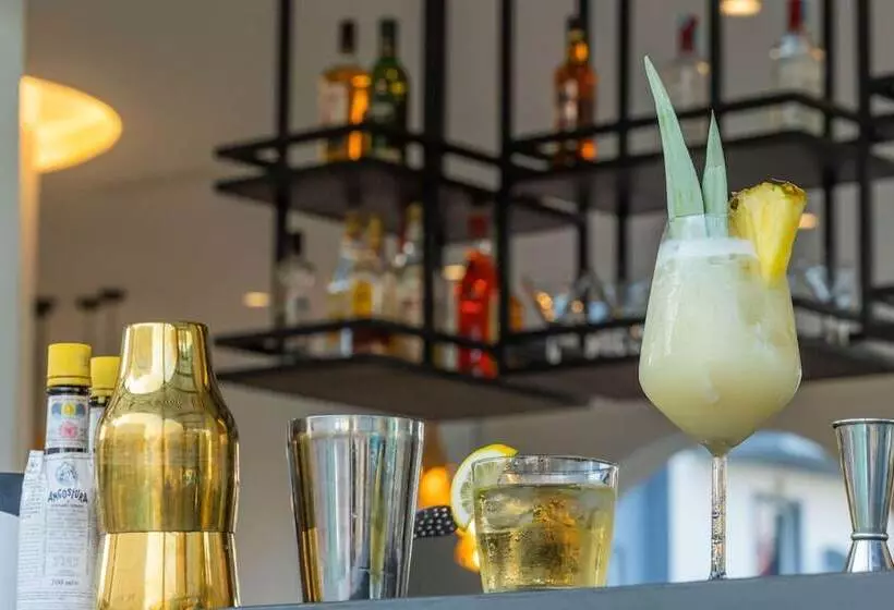 Cabana Blu Hotel & Suites