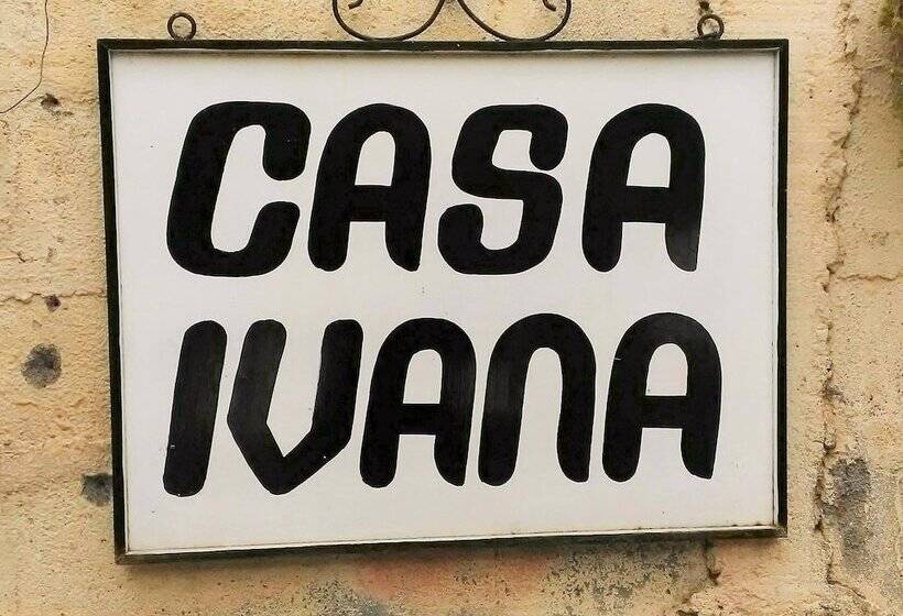 هتل Hostal Casa Ivana Hostel