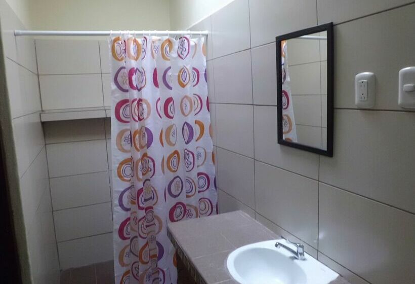 هتل Hostal Casa Ivana Hostel