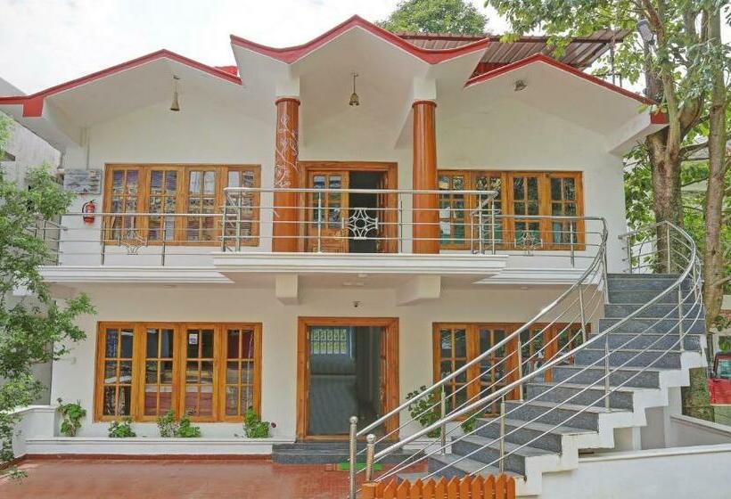 酒店 Ishaan Holidays