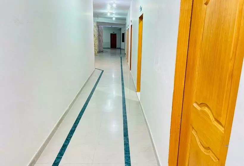 هتل New Mid City