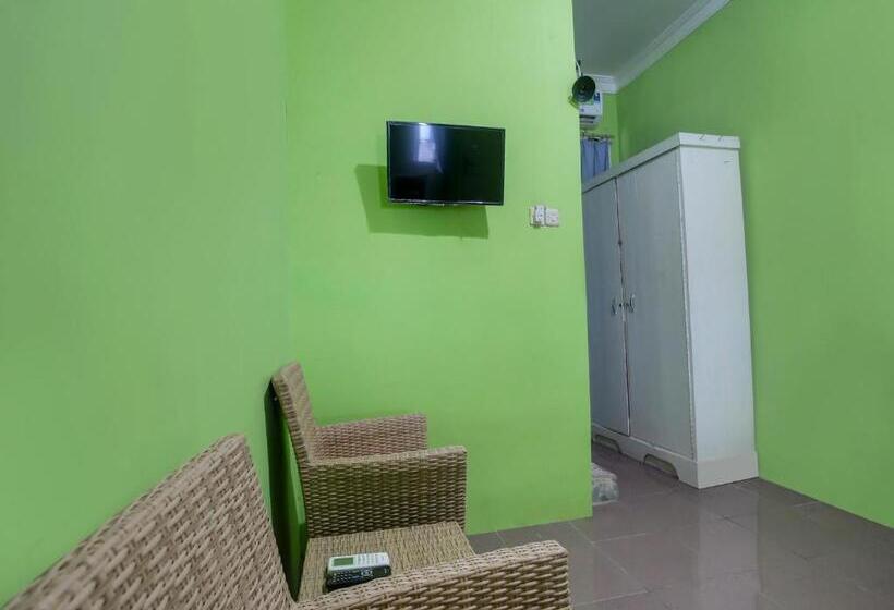 Hotel Oyo 91005 Cottage Putra Mutun Beach