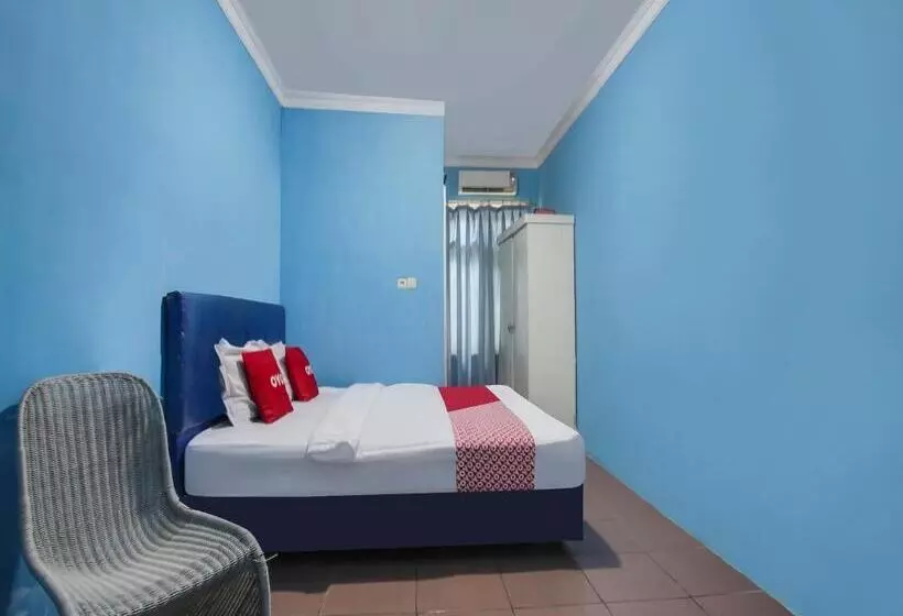 هتل Oyo 91005 Cottage Putra Mutun Beach