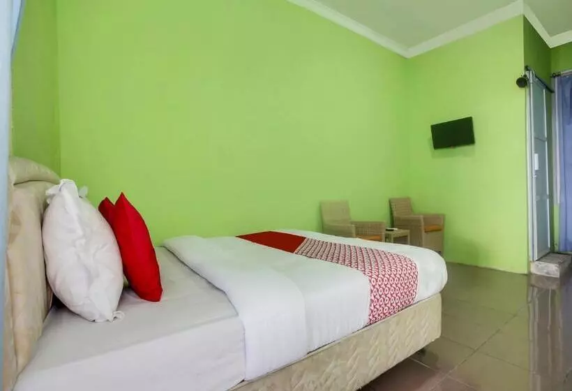 هتل Oyo 91005 Cottage Putra Mutun Beach