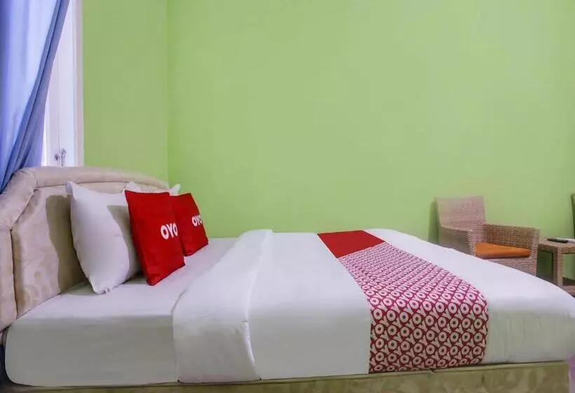 هتل Oyo 91005 Cottage Putra Mutun Beach