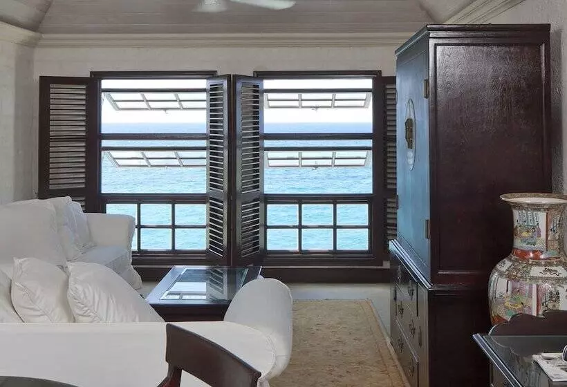 استراحتگاه Hilton Grand Vacations Club The Crane Barbados