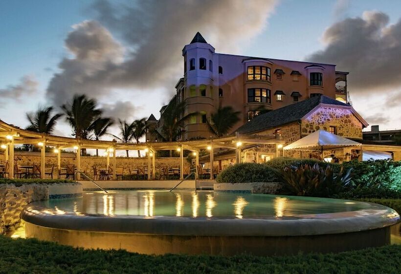 استراحتگاه Hilton Grand Vacations Club The Crane Barbados