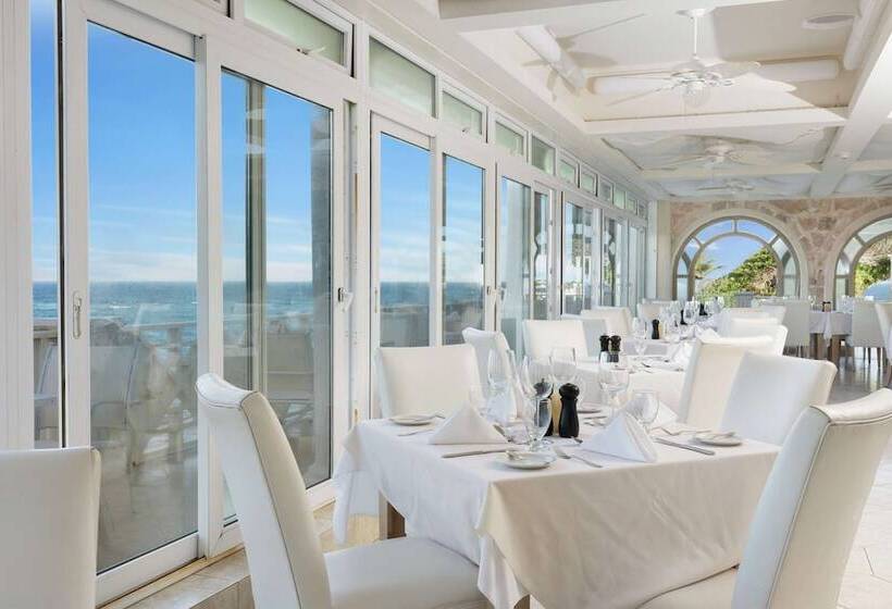 استراحتگاه Hilton Grand Vacations Club The Crane Barbados