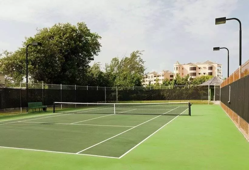 استراحتگاه Hilton Grand Vacations Club The Crane Barbados