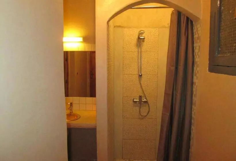 Aamiaismajoitus (B&B) Ksar Montana Hôtel, Chambres Piscine