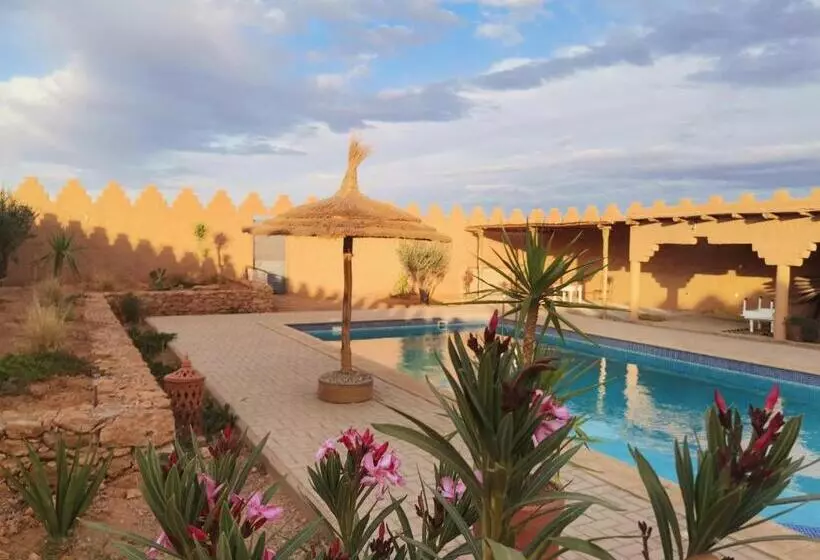 Aamiaismajoitus (B&B) Ksar Montana Hôtel, Chambres Piscine