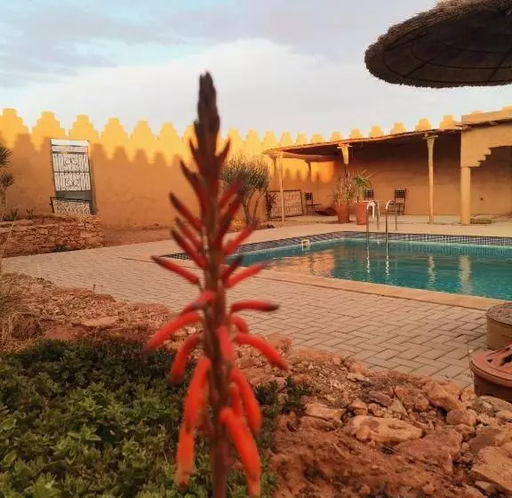 Aamiaismajoitus (B&B) Ksar Montana Hôtel, Chambres Piscine