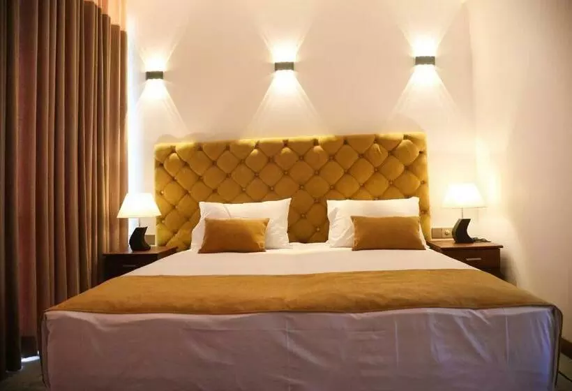 Hotel Crown & Crown Kandy