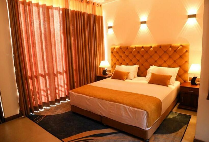 Hotel Crown & Crown Kandy