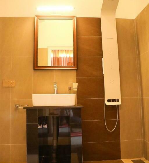 Hotel Crown & Crown Kandy