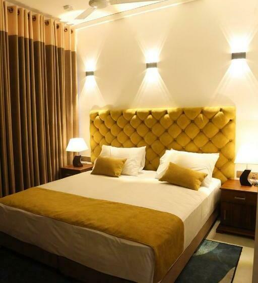 Hotel Crown & Crown Kandy