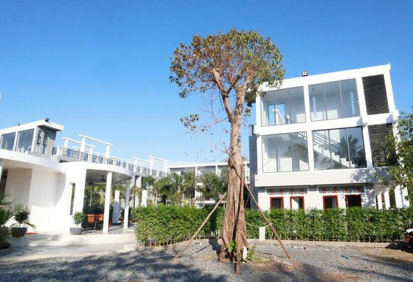 فندق Golden Crab Boutique