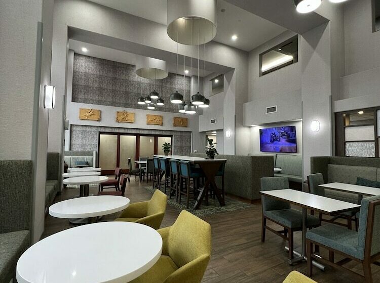 فندق Hampton Inn & Suites Chico