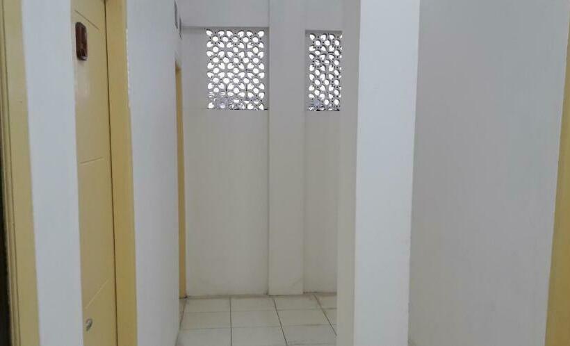 בית מלון כפרי Oyo 90939 Guesthouse Yansen Residence