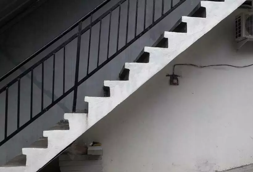 Hotelli Oyo 90939 Guesthouse Yansen Residence