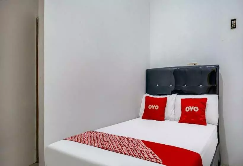 Hotelli Oyo 90939 Guesthouse Yansen Residence