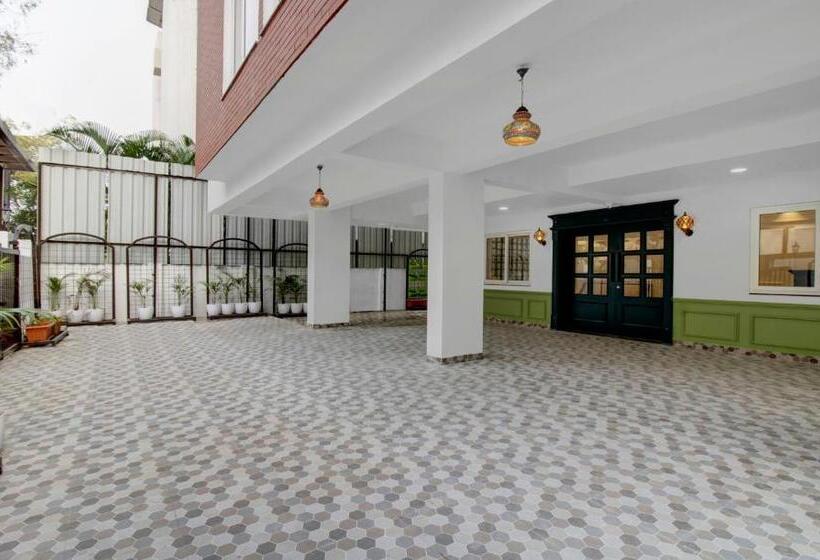 Hotel Treebo Chandraprasth Residency