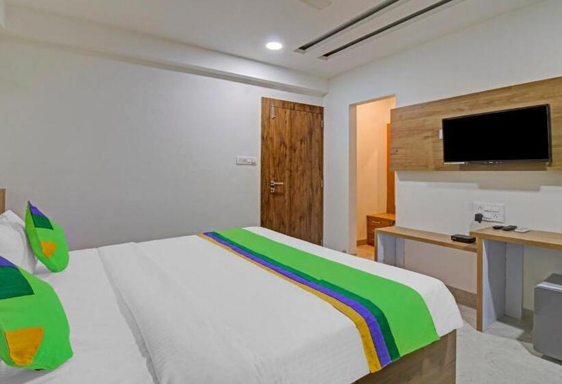 Hotel Treebo Chandraprasth Residency