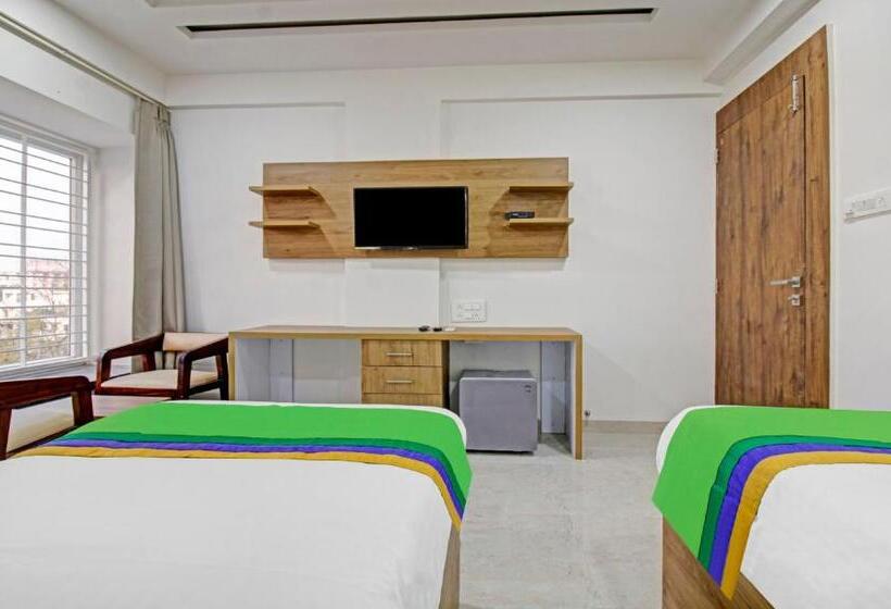 Hotel Treebo Chandraprasth Residency