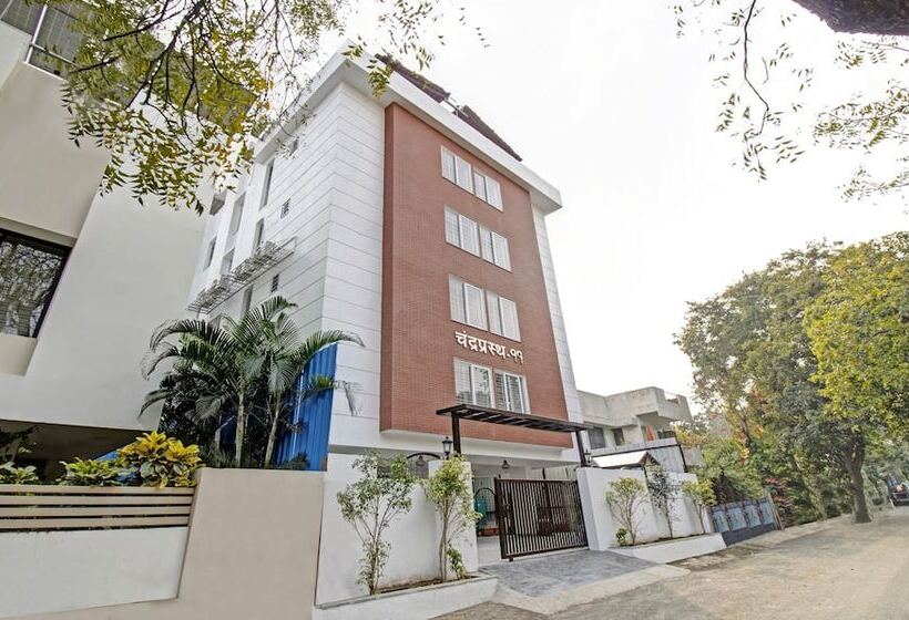 Hotel Treebo Chandraprasth Residency