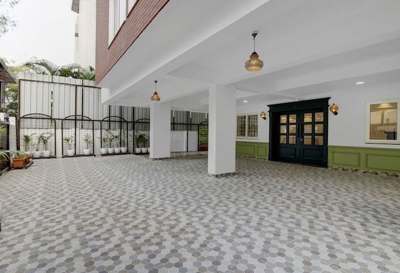 Hotel Treebo Chandraprasth Residency