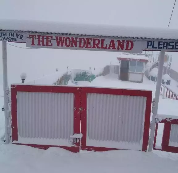 モーテル The Wonderland Cottages & Cafe