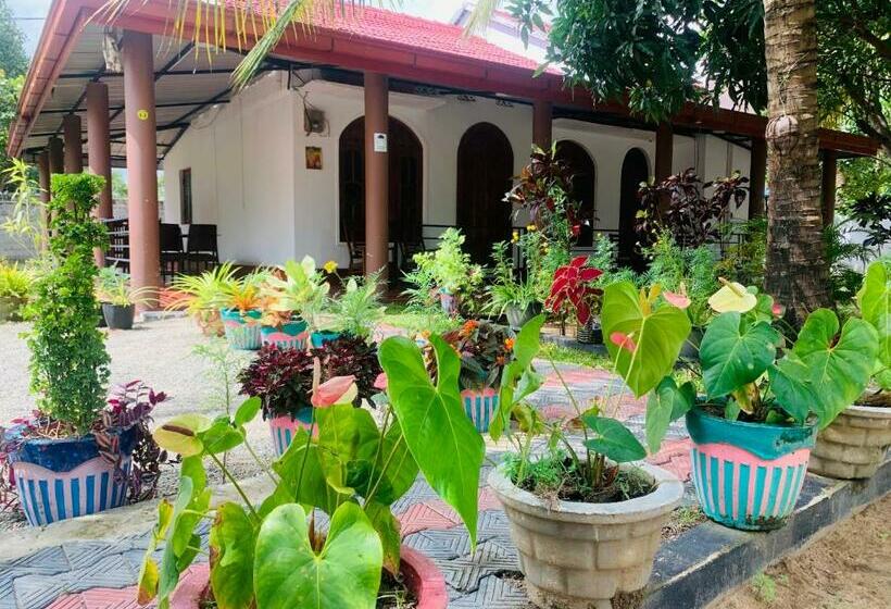 بنسيون Aaruthraa Villa